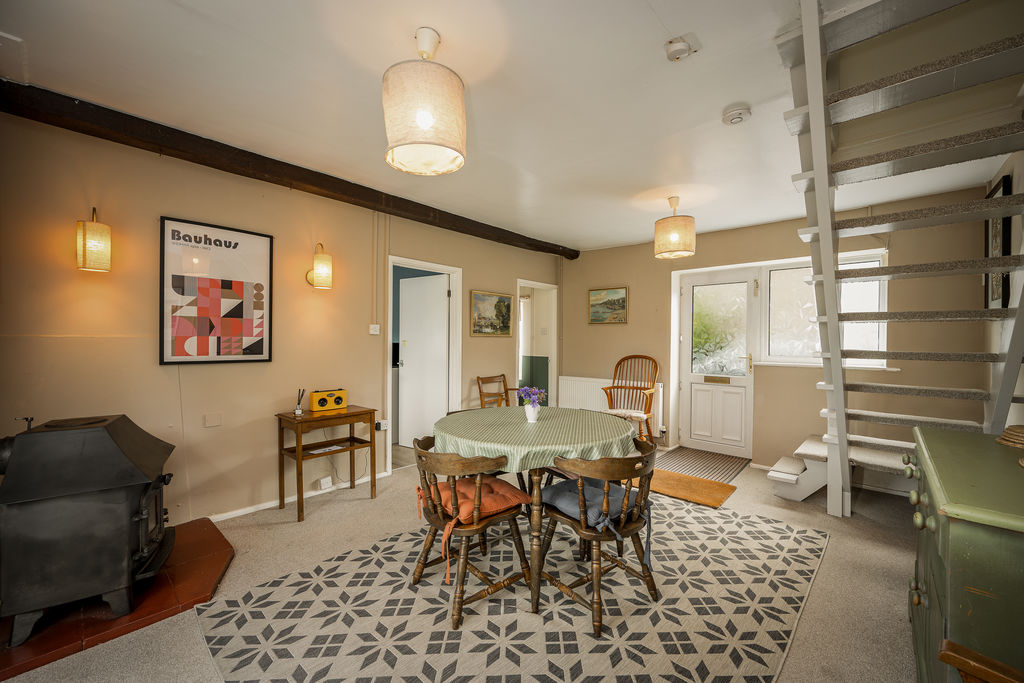 Cottage Sitting / DIning Room- click for photo gallery
